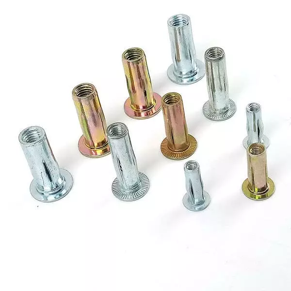 Material das porcas de rebite com fenda